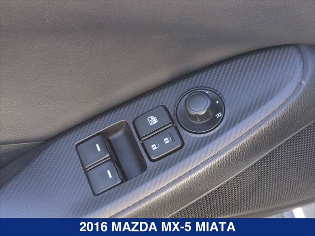 Used 2016 MAZDA MX-5 Miata Club RWD image 11