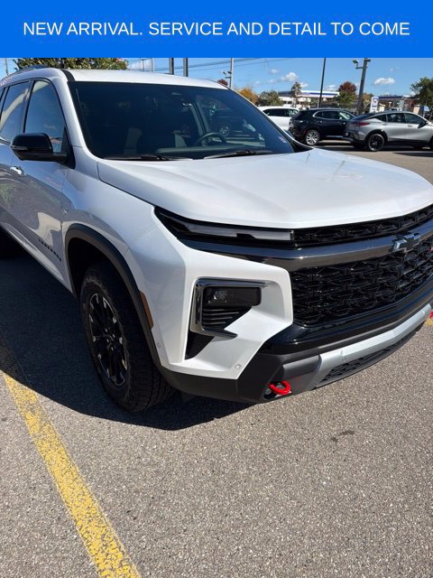 Used 2025 Chevrolet Traverse Z71 w/ Enhanced Driving Package AWD/4WD image 6