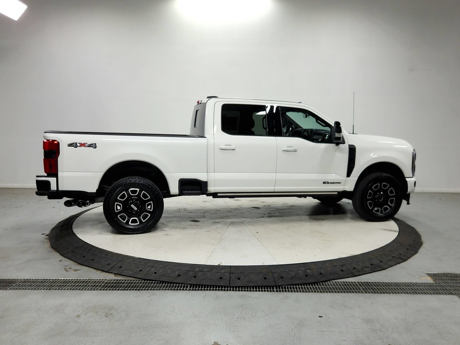 Used 2026 Ford F250 Platinum AWD/4WD image 9