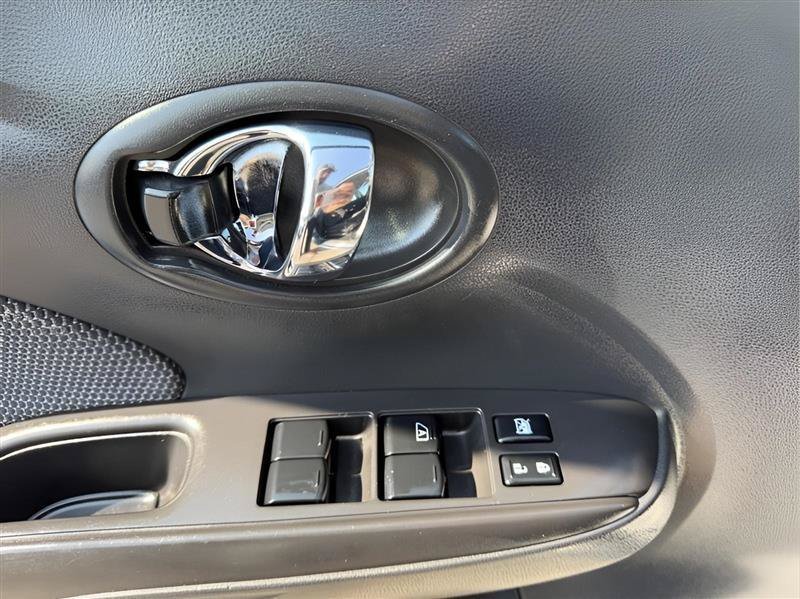 Used 2016 Nissan Versa SV w/ SV Appearance Package FWD image 17