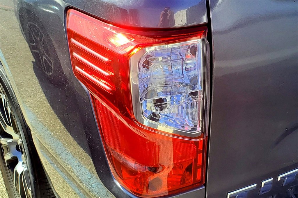 Used 2023 Nissan Titan SV image 8