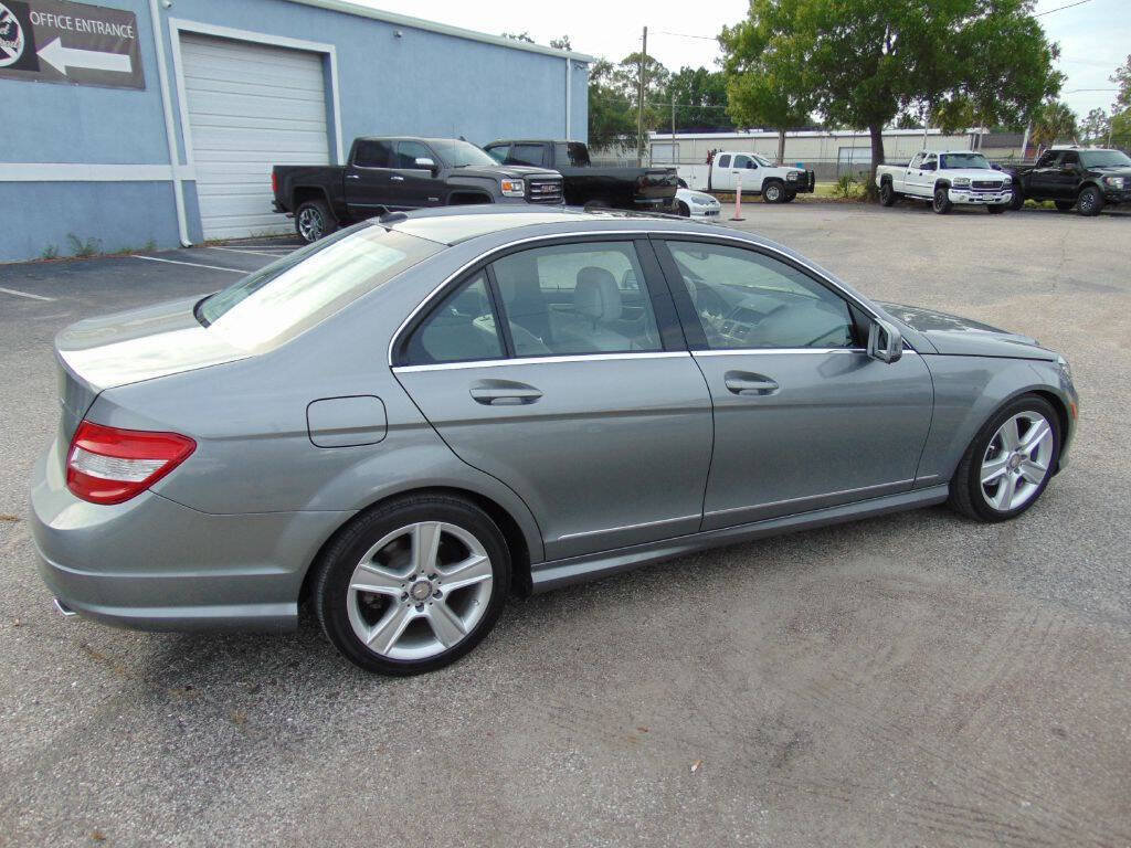 Used 2011 Mercedes-Benz C 300 Sedan image 6