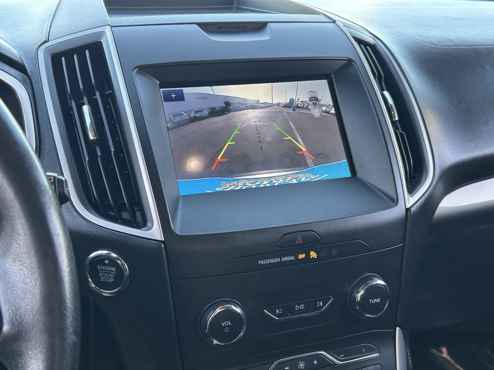Used 2020 Ford Edge SEL FWD image 31