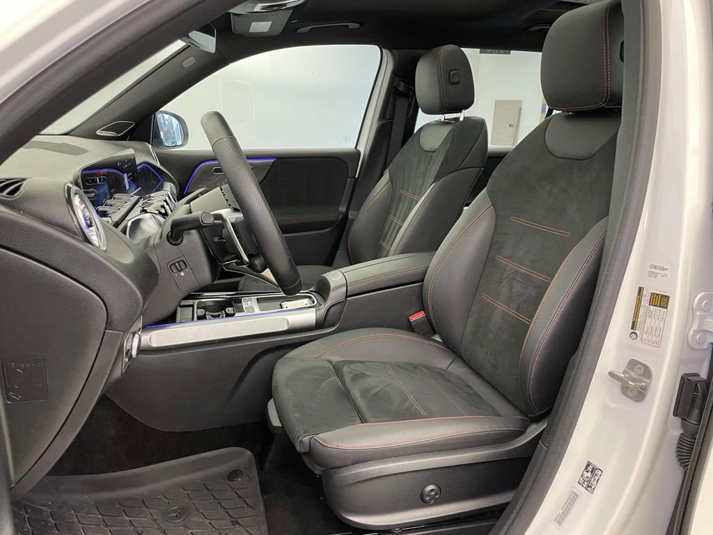 Used 2025 Mercedes-Benz GLB 35 AMG 4MATIC image 5