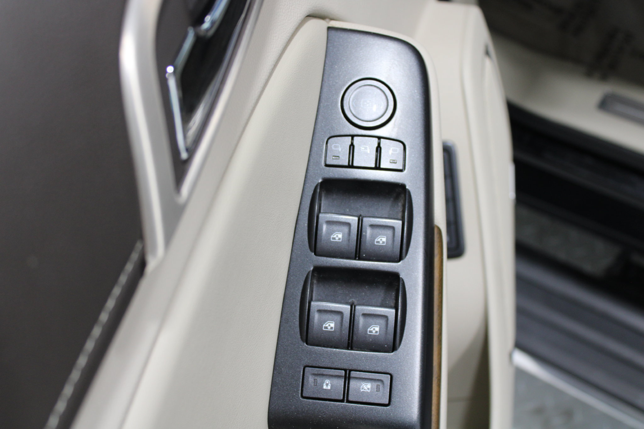 Used 2019 GMC Yukon Denali w/ Denali Ultimate Package AWD/4WD image 46
