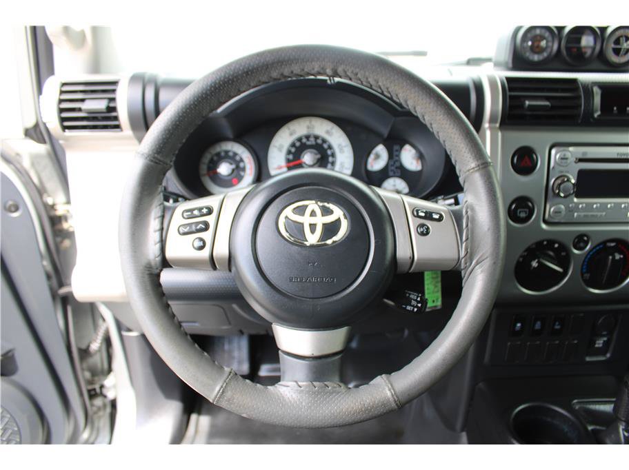 Used 2012 Toyota FJ Cruiser 4WD w/ Convenience Pkg image 16