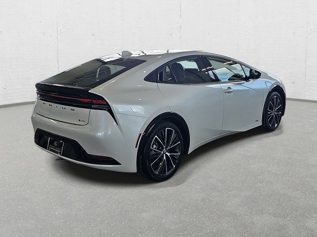 Used 2024 Toyota Prius XLE image 5