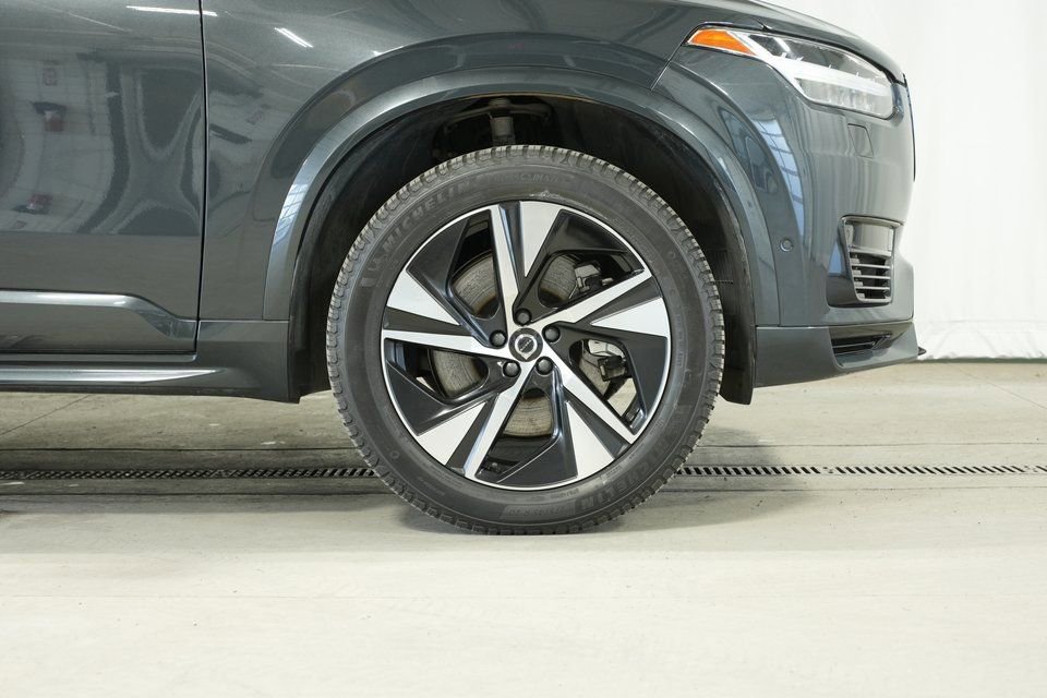 Used 2022 Volvo XC90 T8 R-Design w/ Advanced Package image 37