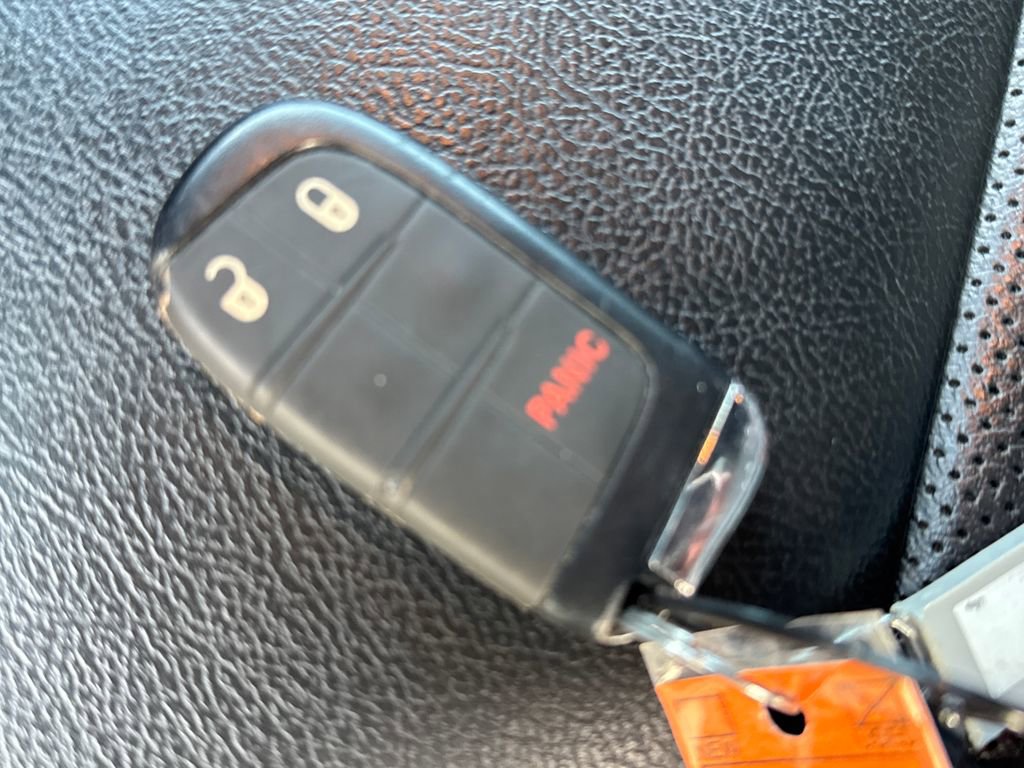 Used 2023 Jeep Compass Limited image 39