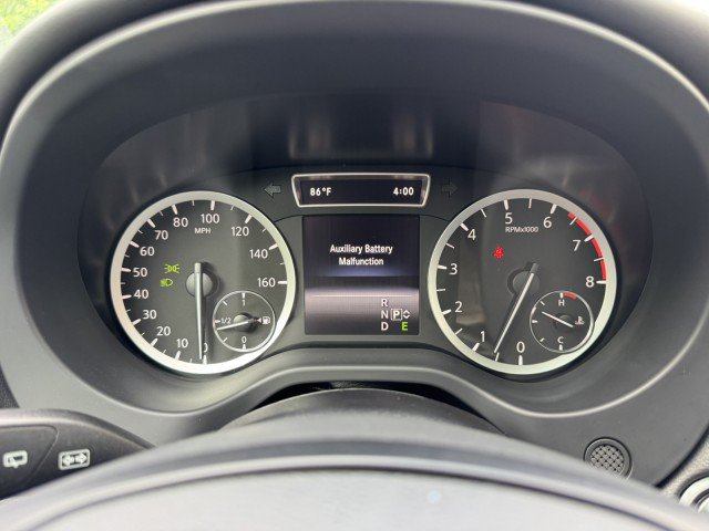 Used 2018 INFINITI QX30 Premium w/ Navigation Package FWD image 20