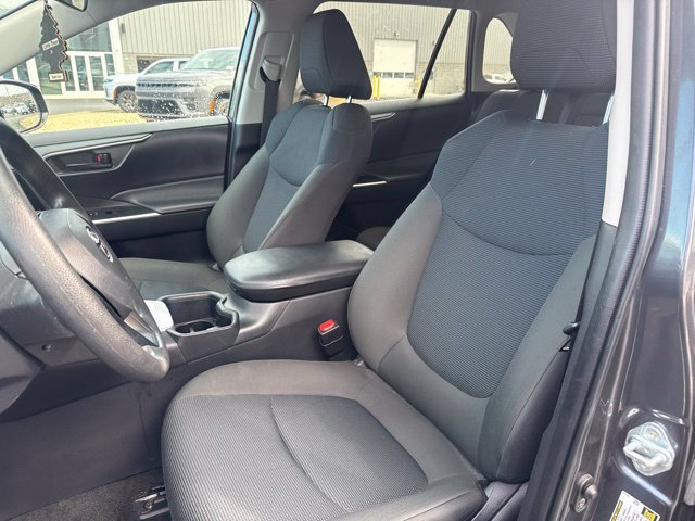 Used 2023 Toyota RAV4 LE AWD/4WD image 13