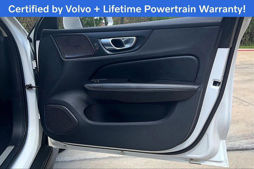 Used 2025 Volvo V60 B5 Cross Country Plus image 25