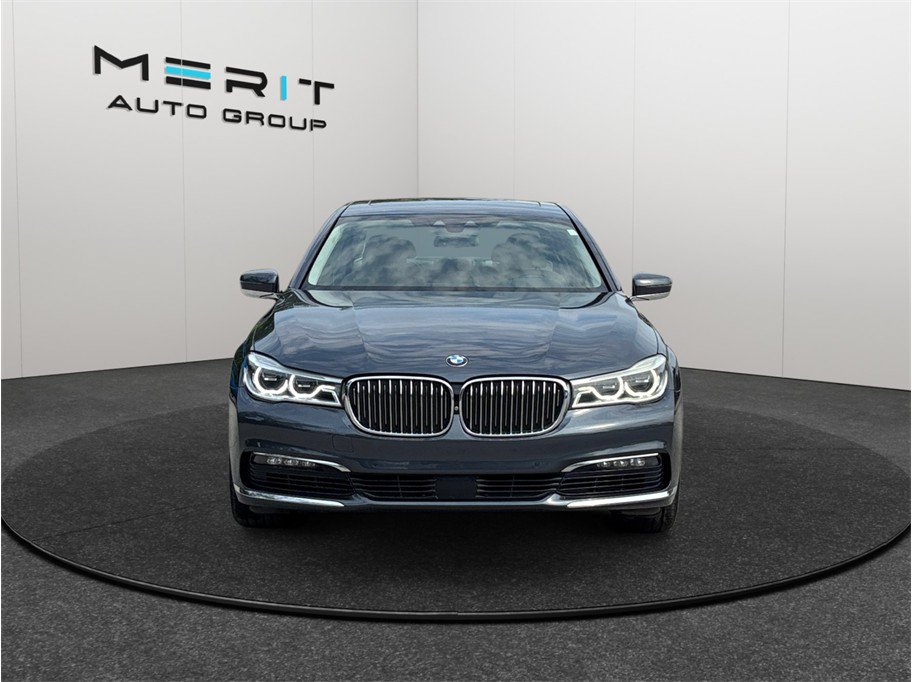 Used 2016 BMW 750i RWD image 2