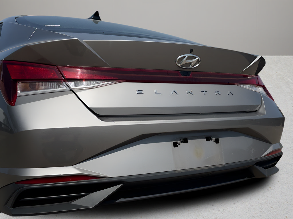 Used 2022 Hyundai Elantra SEL FWD image 5