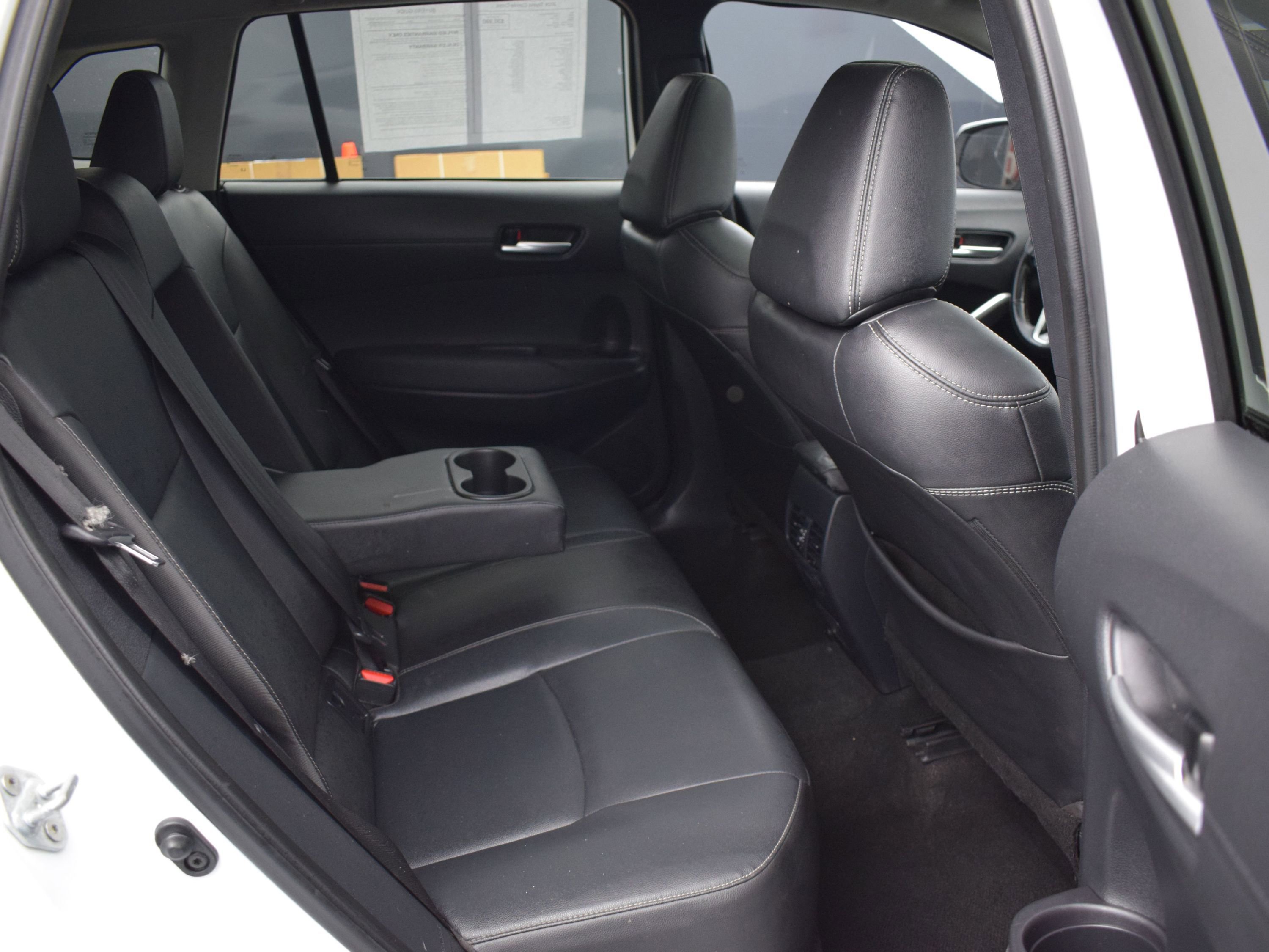 Used 2024 Toyota Corolla Cross XLE w/ Convenience Package image 11