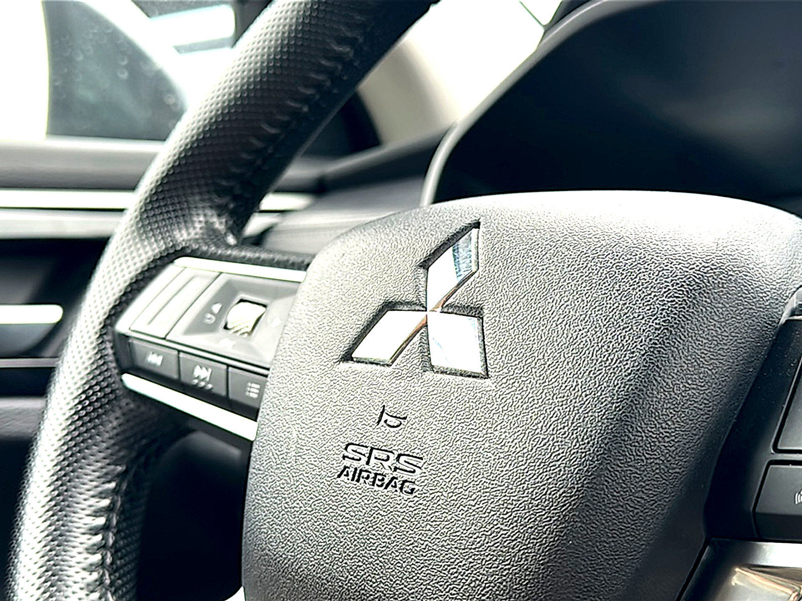 Used 2024 Mitsubishi Outlander SE FWD image 31