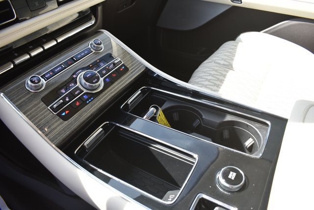Used 2021 Lincoln Aviator Black Label w/ Dynamic Handling Package AWD/4WD image 29