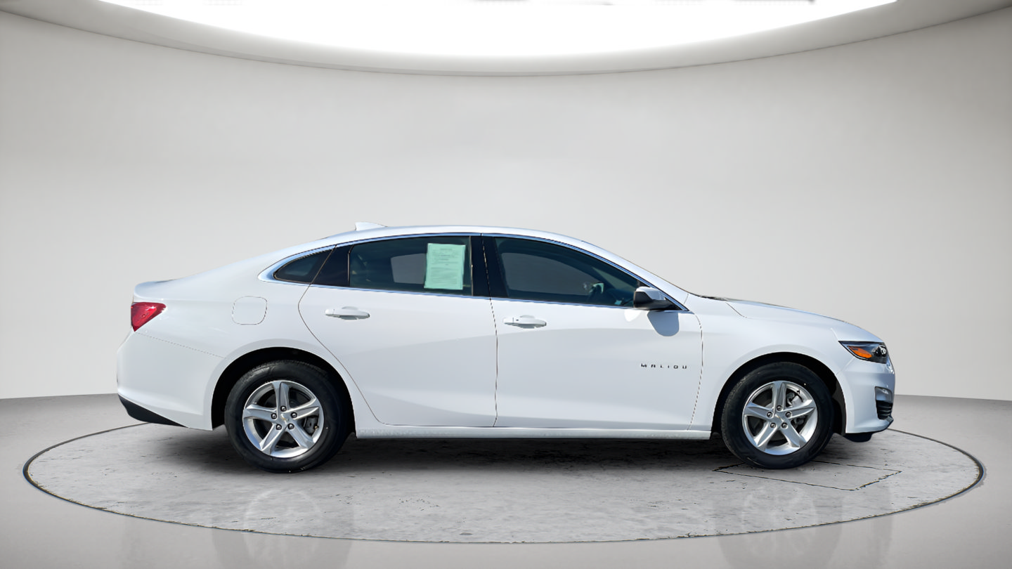 Used 2024 Chevrolet Malibu LT FWD image 4