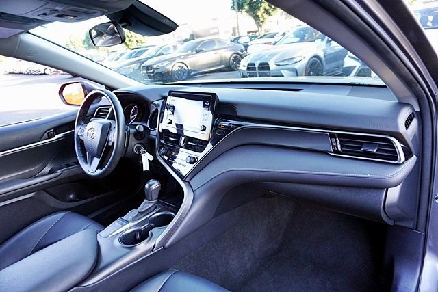 Used 2023 Toyota Camry SE image 10