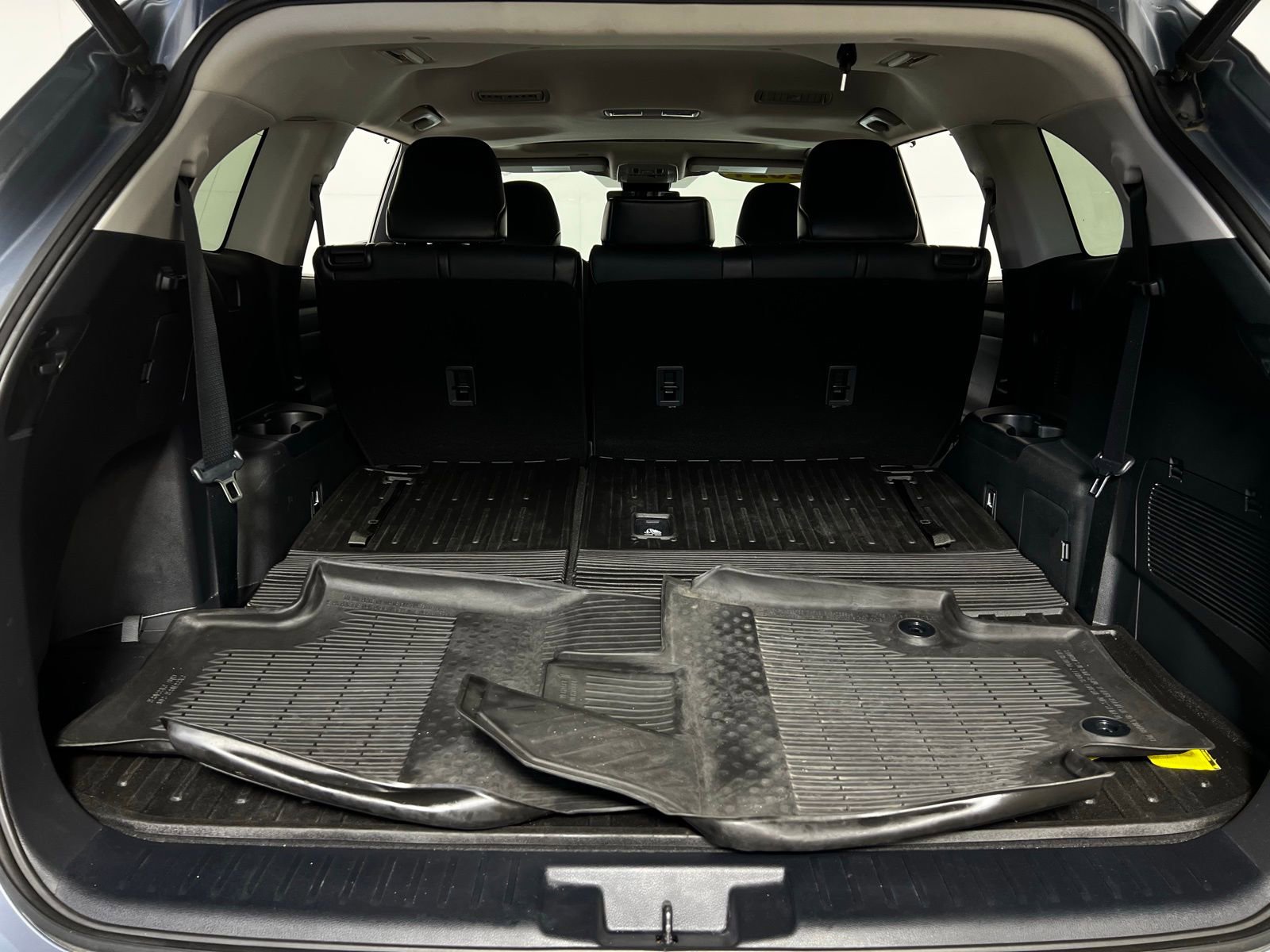 Used 2021 Toyota Highlander XLE FWD image 28