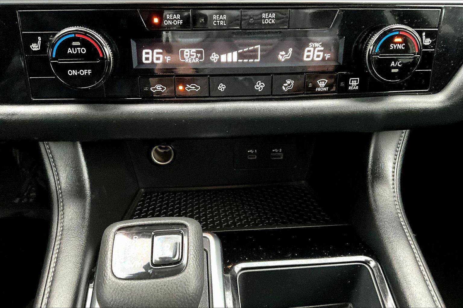 Used 2024 Nissan Pathfinder SV AWD/4WD image 15