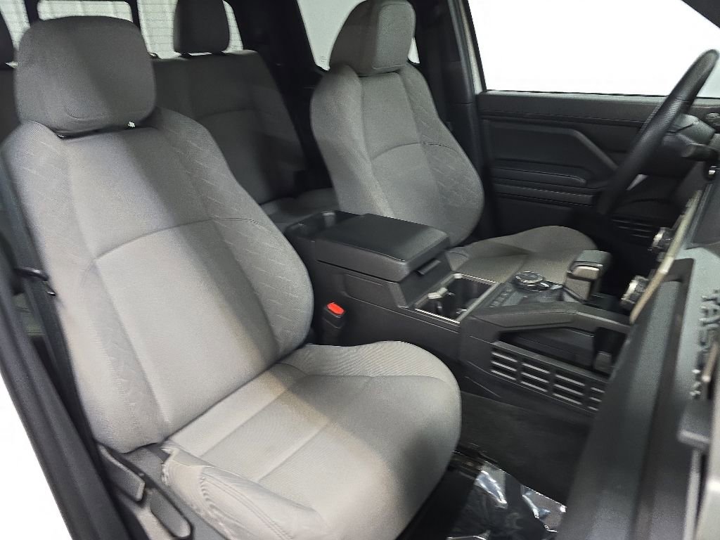 Used 2024 Toyota Tacoma SR5 AWD/4WD image 14