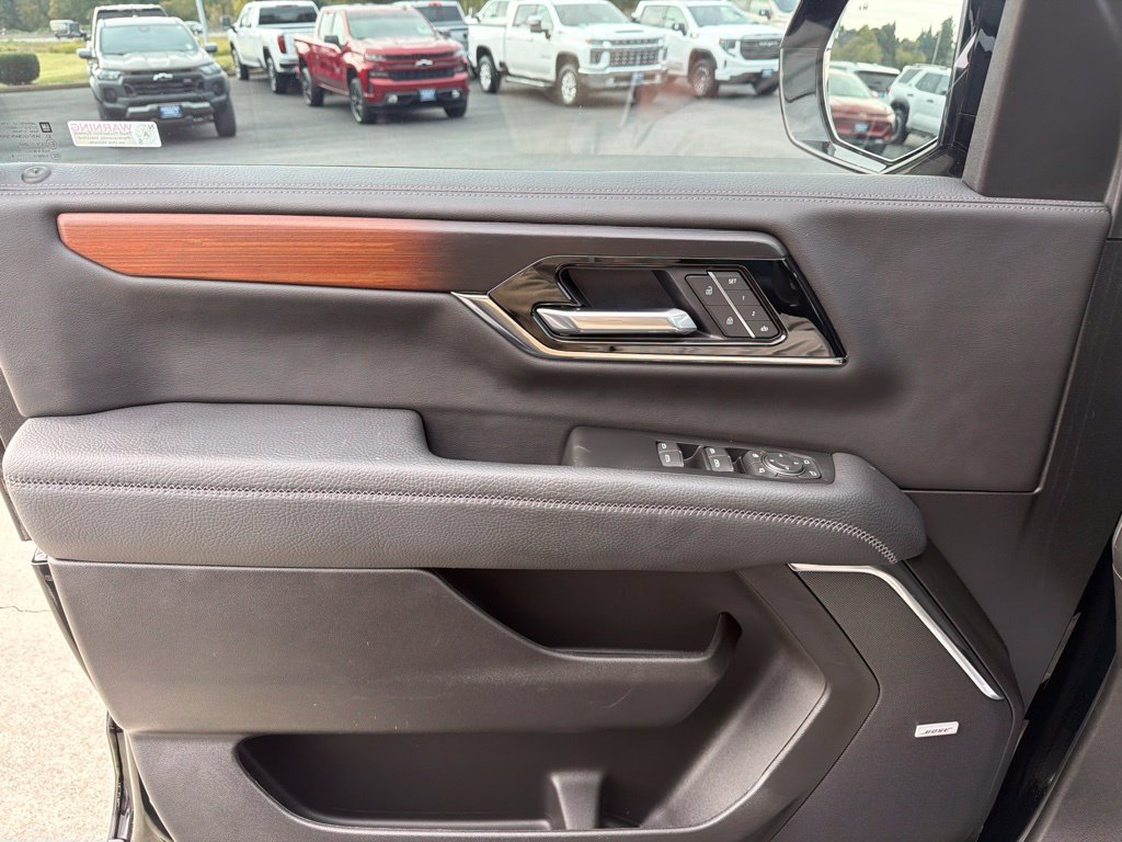 Used 2025 GMC Yukon Denali w/ Denali Reserve Package AWD/4WD image 20