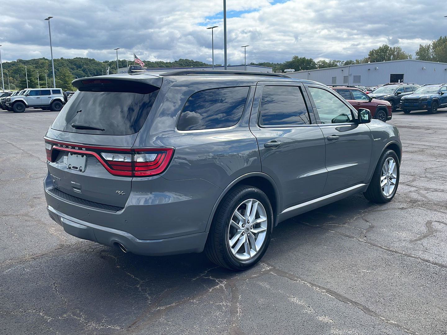 Used 2023 Dodge Durango R/T AWD/4WD image 5