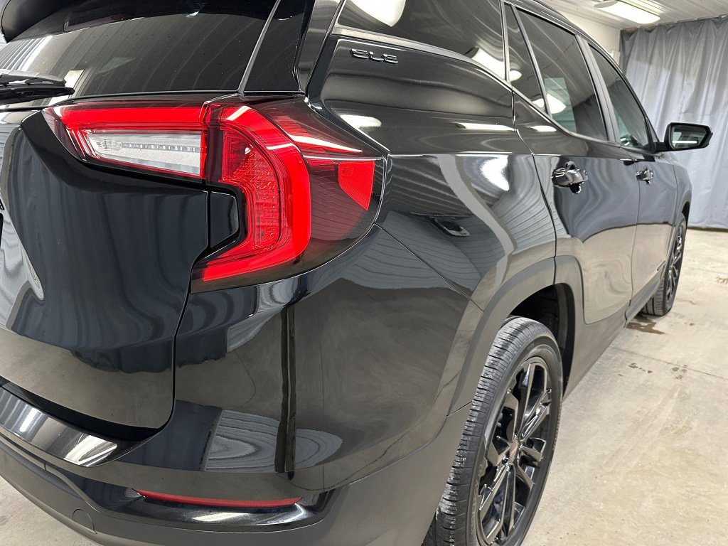Certified 2022 GMC Terrain SLE w/ Driver Convenience Package image 27