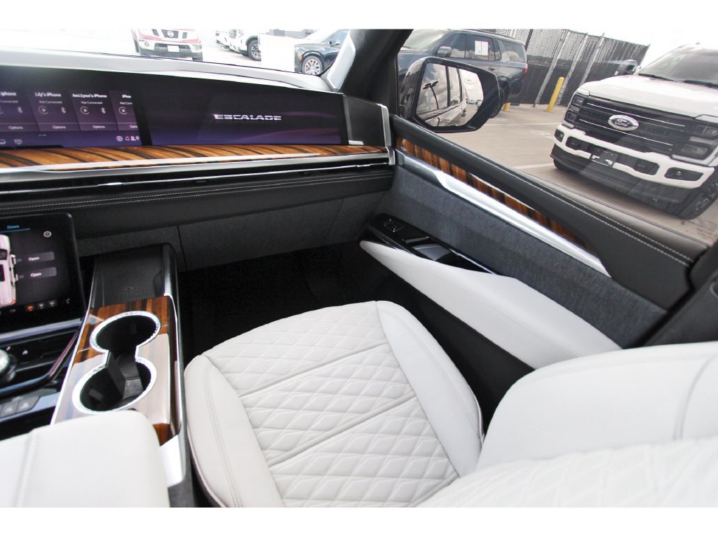 Certified 2026 Cadillac Escalade Platinum Sport w/ LPO, ONYX Package AWD/4WD image 10