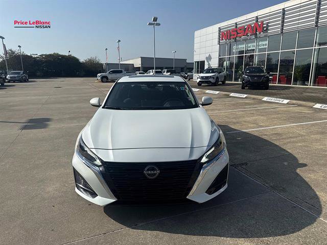 Certified 2024 Nissan Altima 2.5 SV w/ SV Premium Package AWD/4WD image 2
