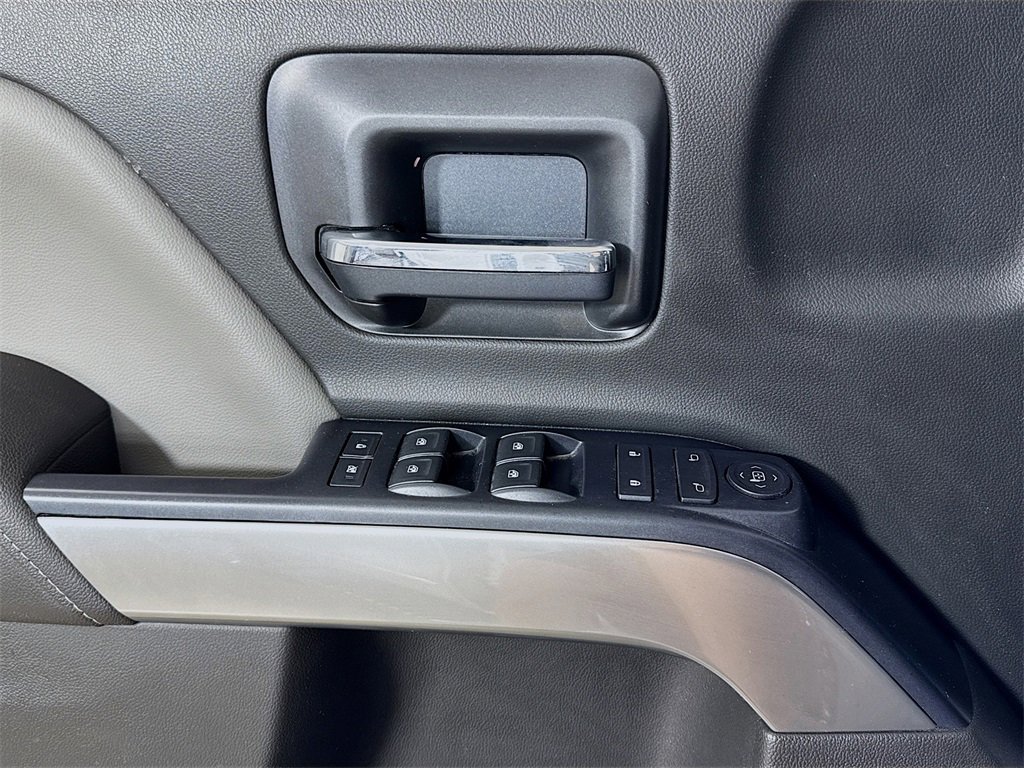 Used 2018 Chevrolet Silverado 1500 LT w/ Texas Edition image 15