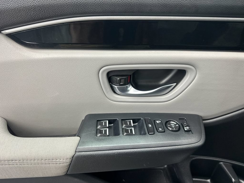 Used 2023 Honda Pilot LX image 10