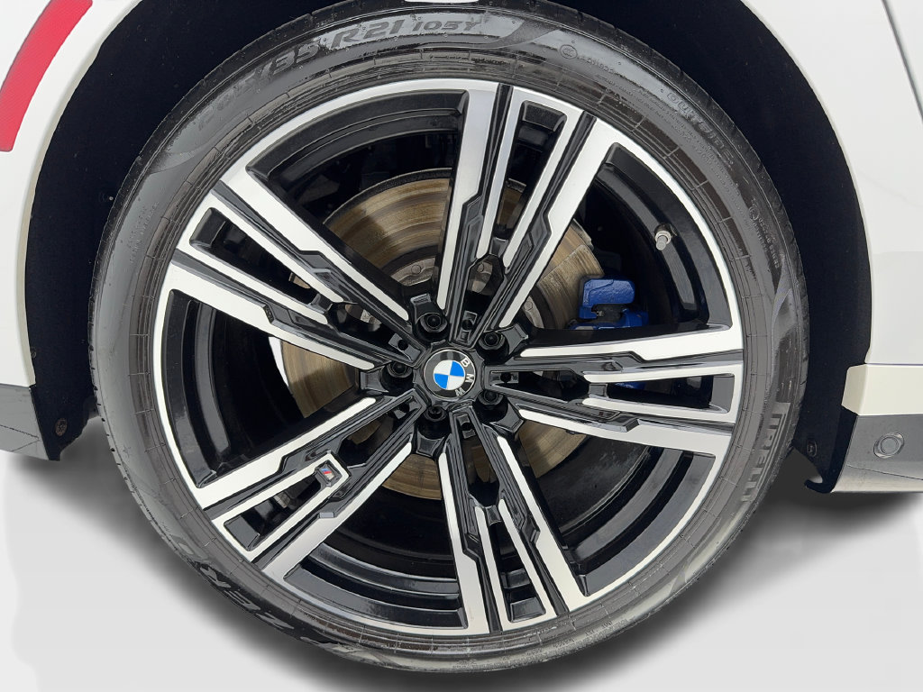 Used 2023 BMW 760i xDrive AWD/4WD image 55