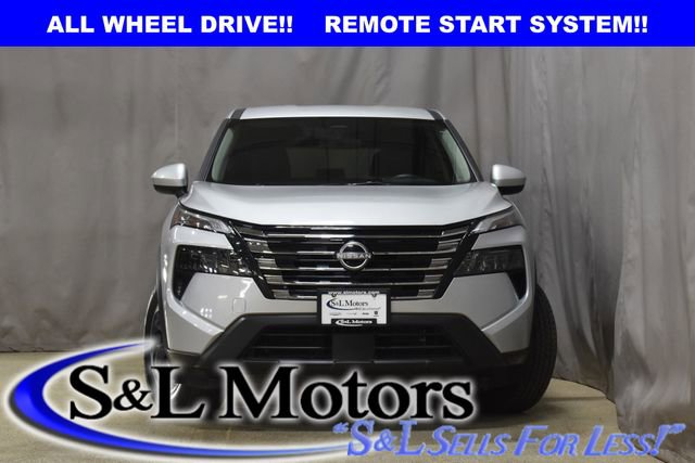 Used 2025 Nissan Rogue SV AWD/4WD image 5