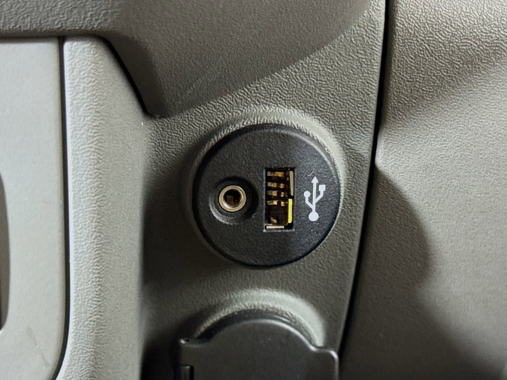 Used 2021 Nissan Frontier SV w/ Midnight Edition Floor Mats image 18