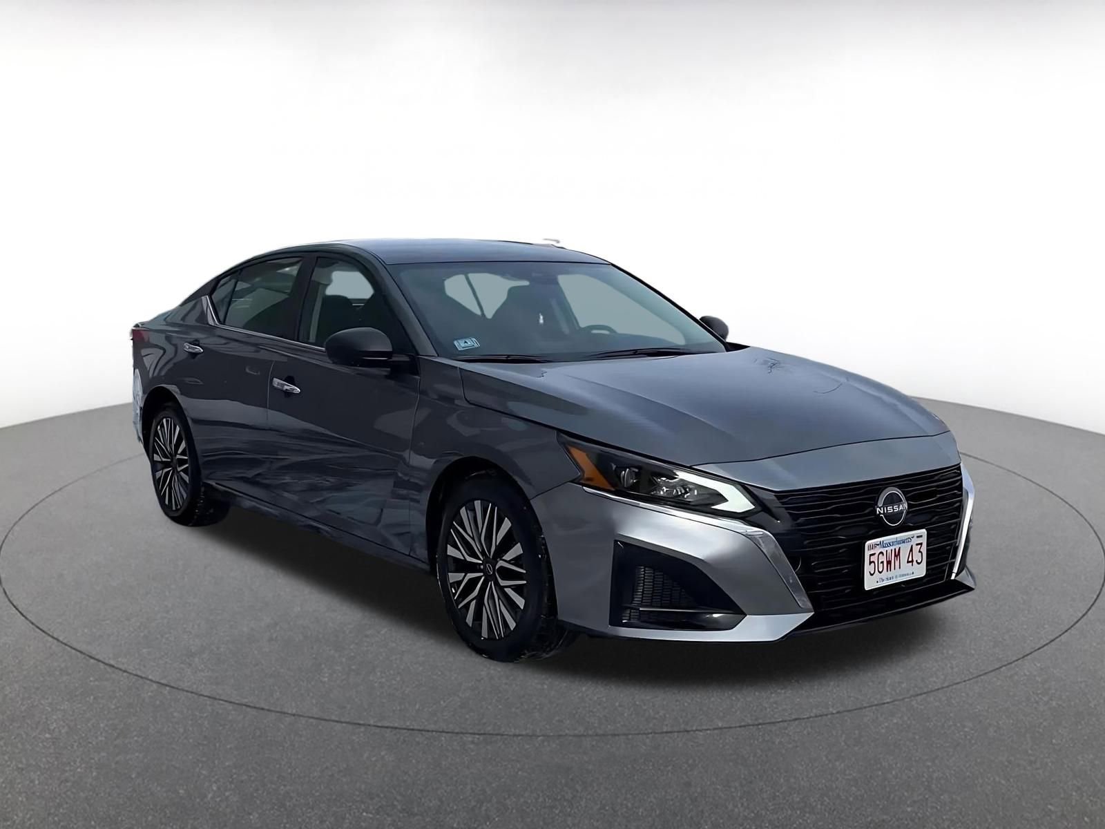 Used 2025 Nissan Altima 2.5 SV image 3