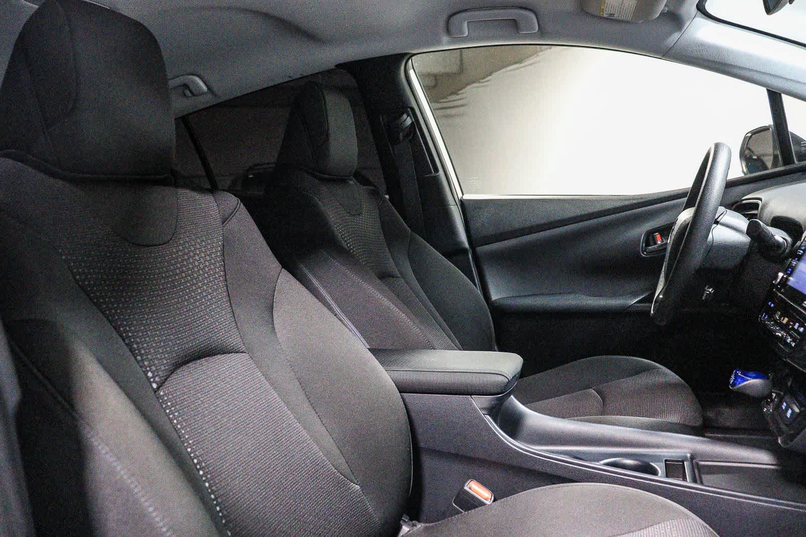 Certified 2022 Toyota Prius LE FWD image 19