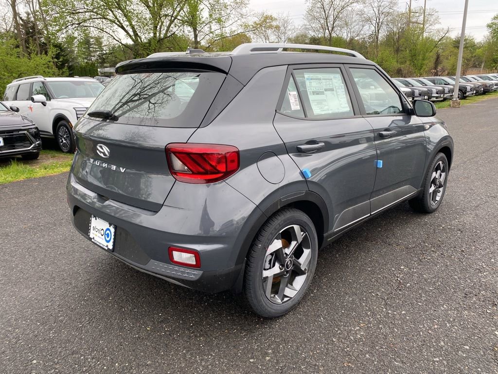 New 2026 Hyundai Venue SEL FWD image 4