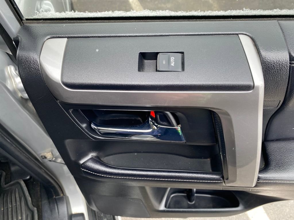 Used 2018 Toyota 4Runner SR5 AWD/4WD image 14