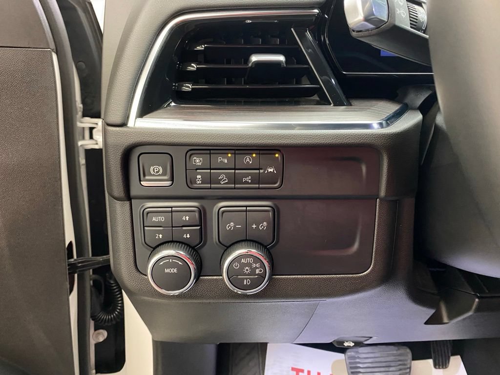 Used 2025 Chevrolet Suburban Z71 AWD/4WD image 22