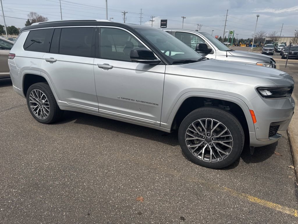Used 2022 Jeep Grand Cherokee L Summit AWD/4WD image 14