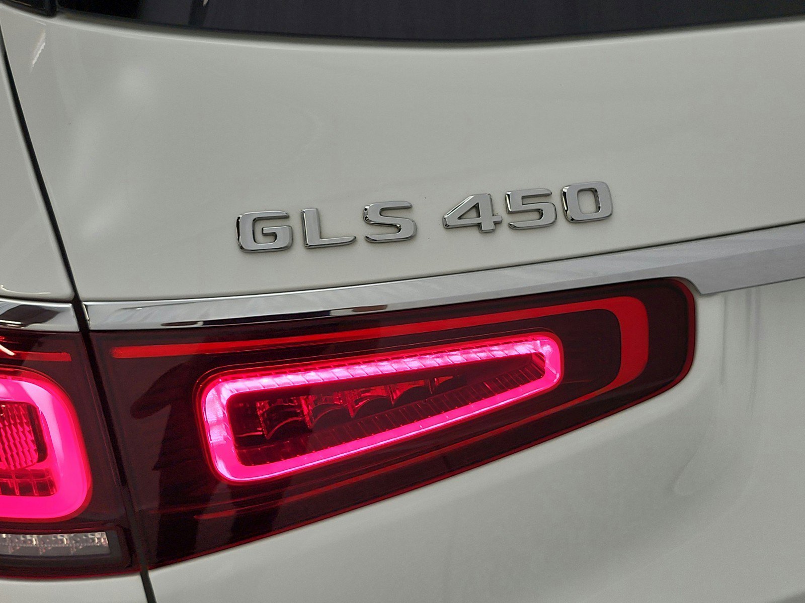 Used 2023 Mercedes-Benz GLS 450 4MATIC image 23