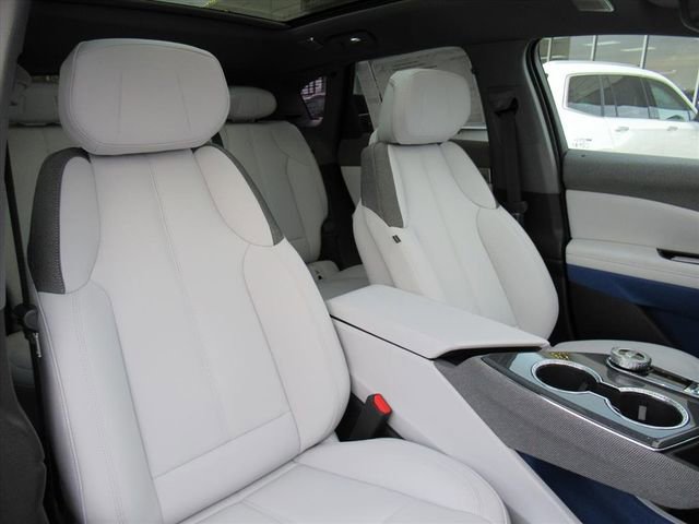 New 2026 Cadillac Optiq Luxury 1 image 9