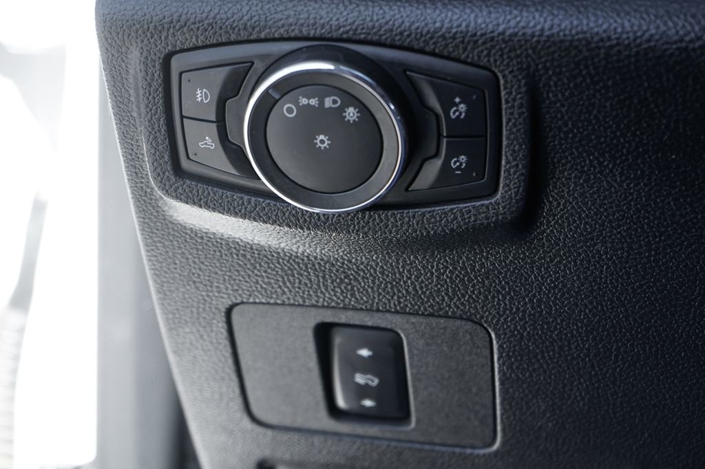 Used 2017 Ford F350 Lariat image 19