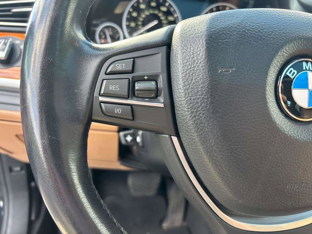 Used 2013 BMW 750i xDrive image 16