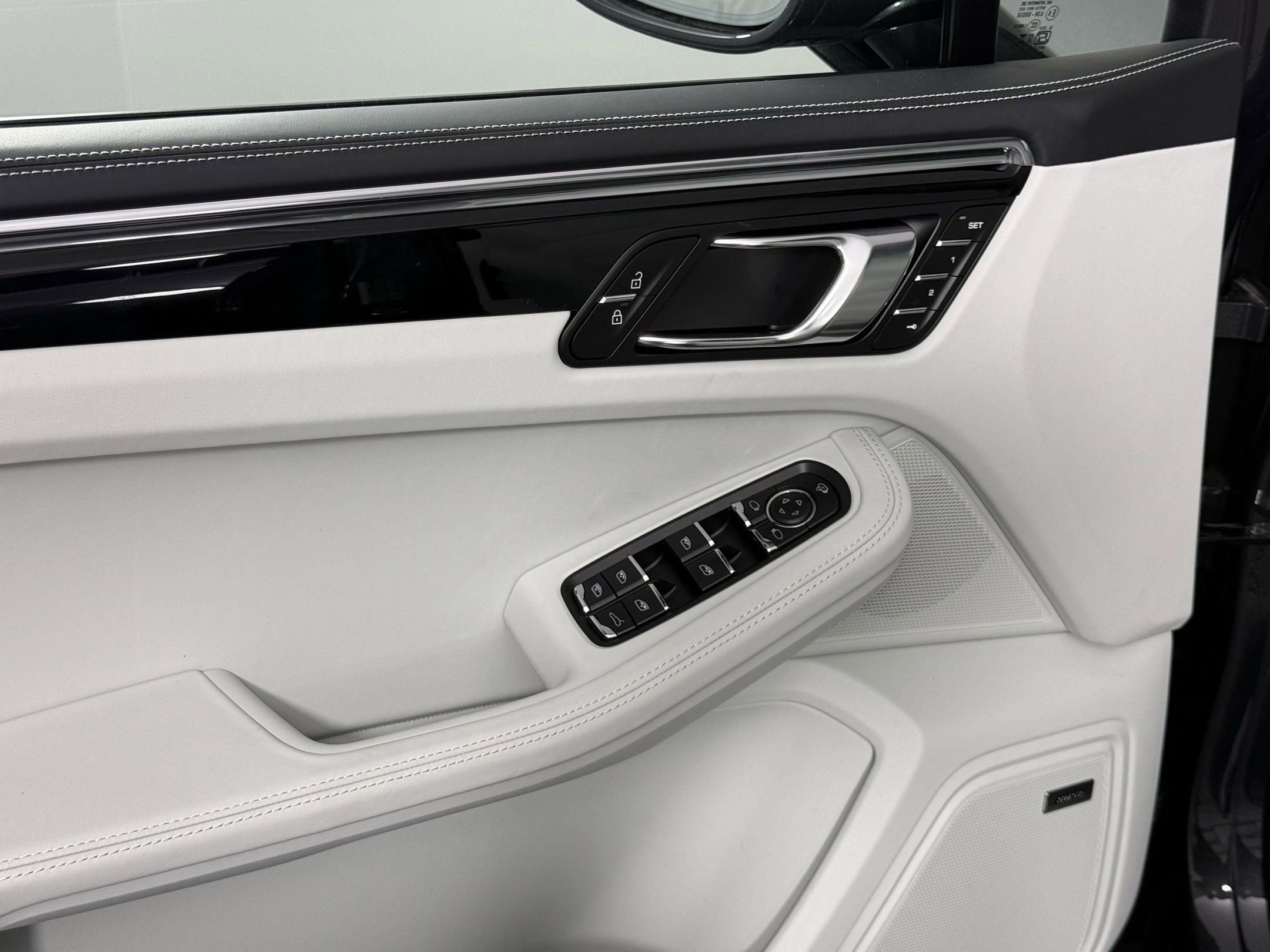 New 2025 Porsche Macan image 28