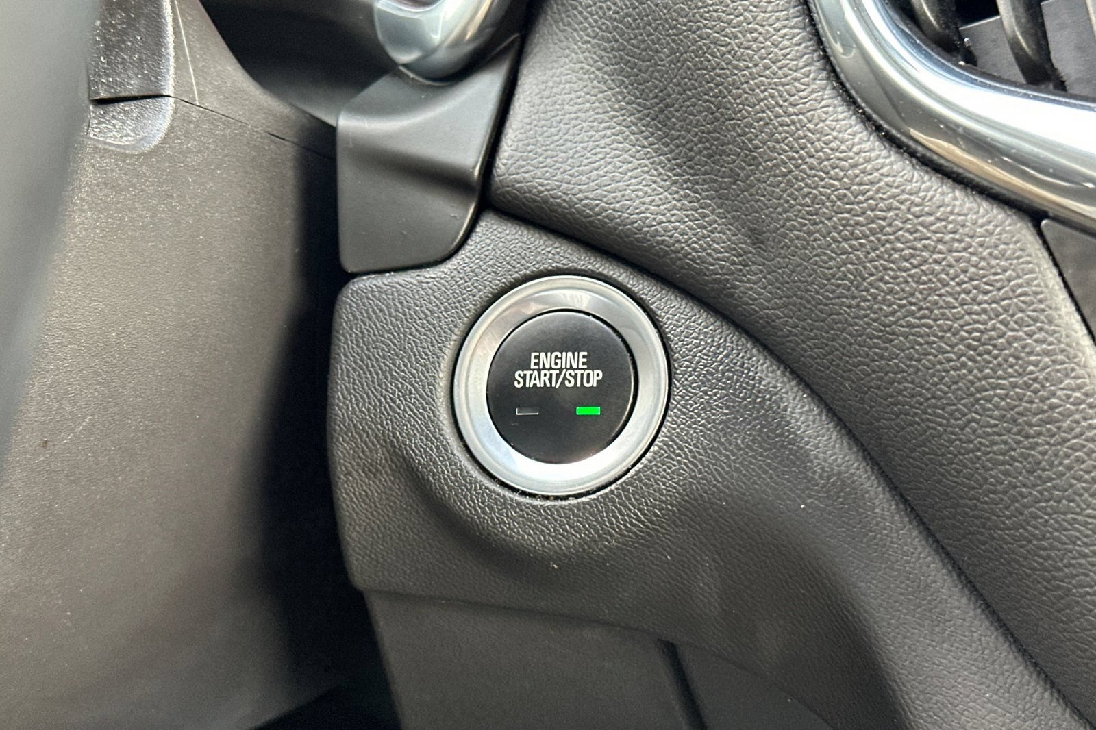 Used 2024 Chevrolet Equinox LT FWD image 29