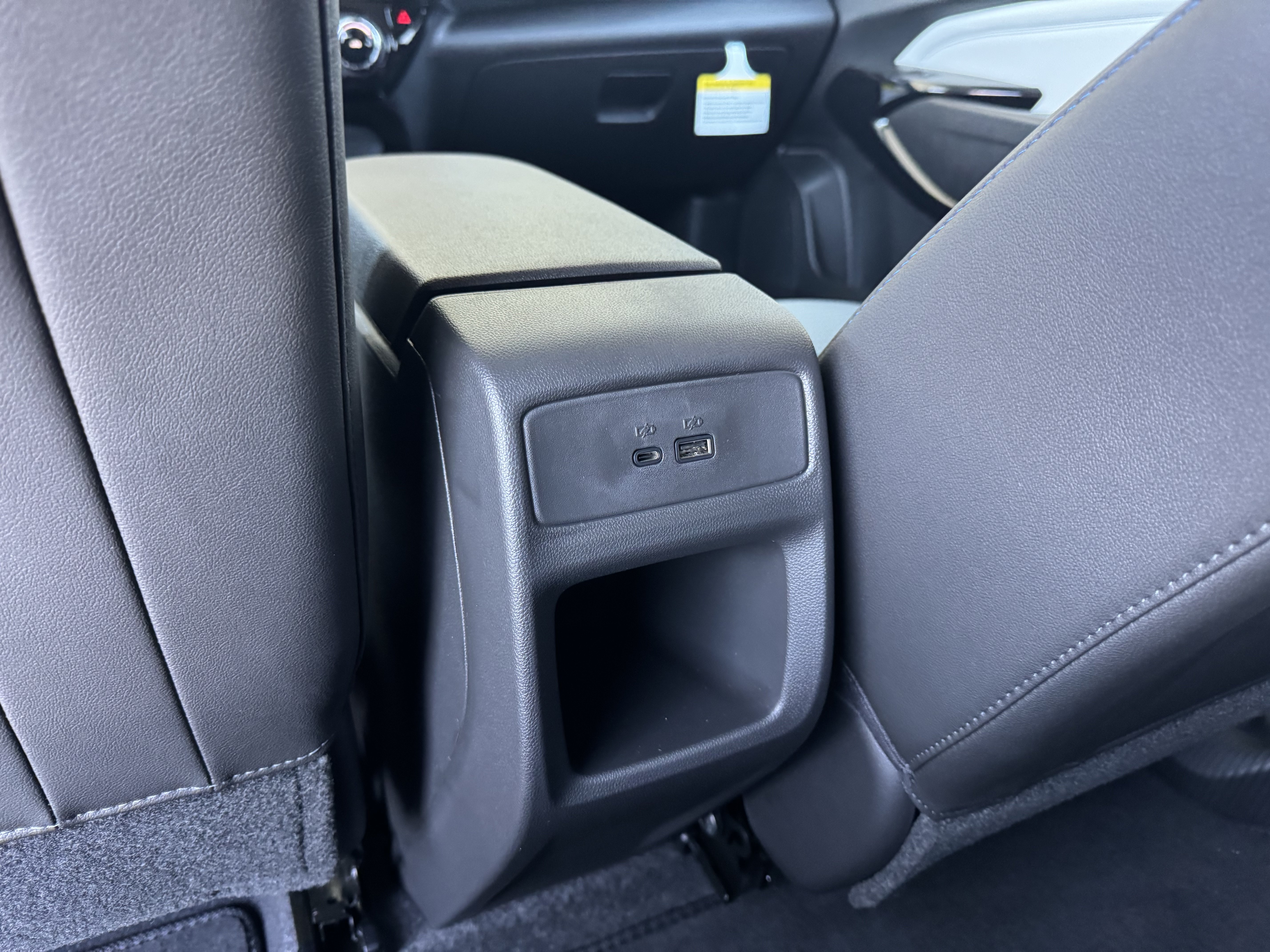 New 2026 Chevrolet Trax LT w/ Midnight Edition FWD image 16