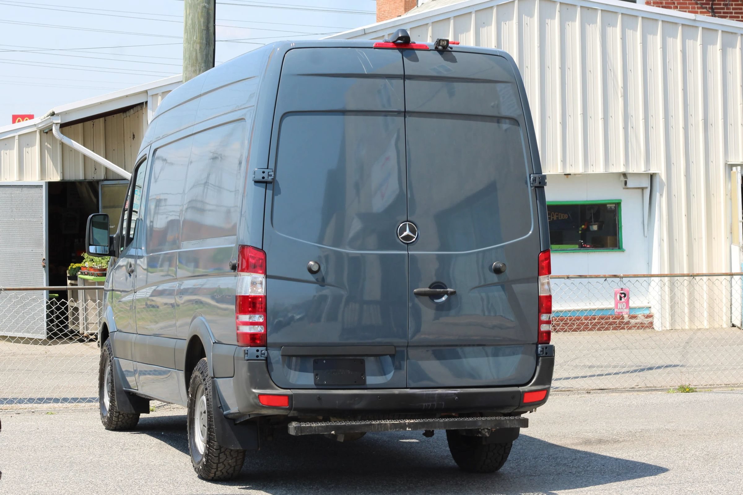 Used 2018 Mercedes-Benz Sprinter 2500 image 6